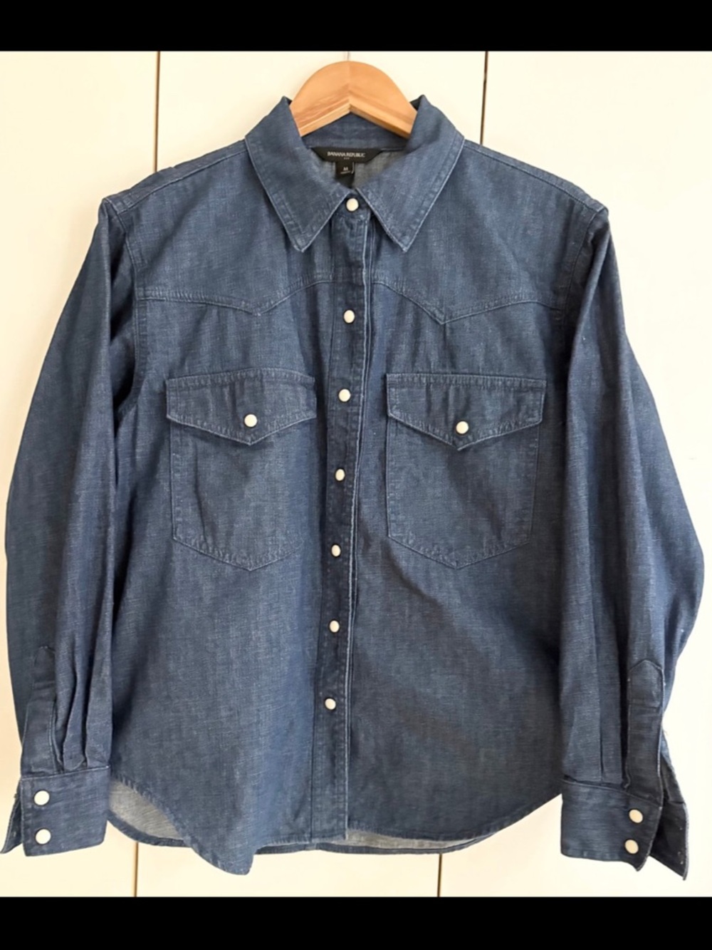 EUC Banana Republic denim shirt Medium.